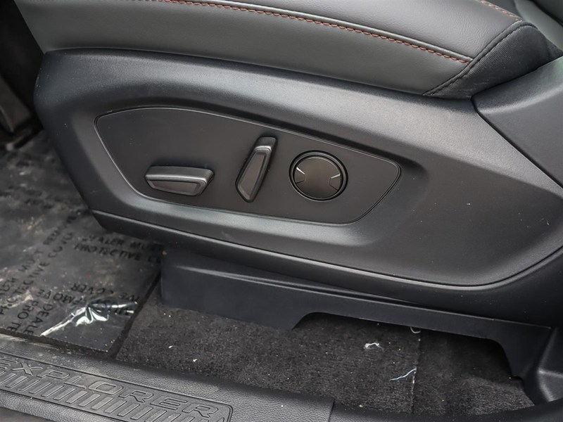 2026 Ford Explorer Active w/200A Pkg 4WD