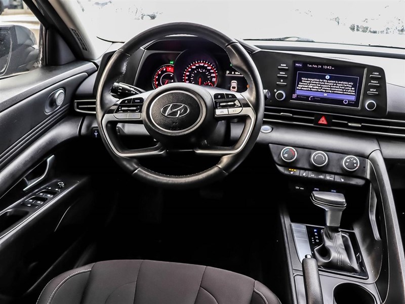 2023 Hyundai Elantra Preferred IVT