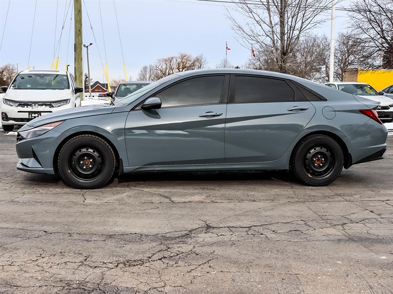 2023 Hyundai Elantra Preferred IVT