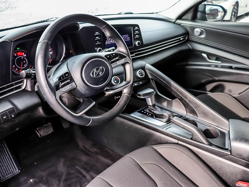2023 Hyundai Elantra Preferred IVT