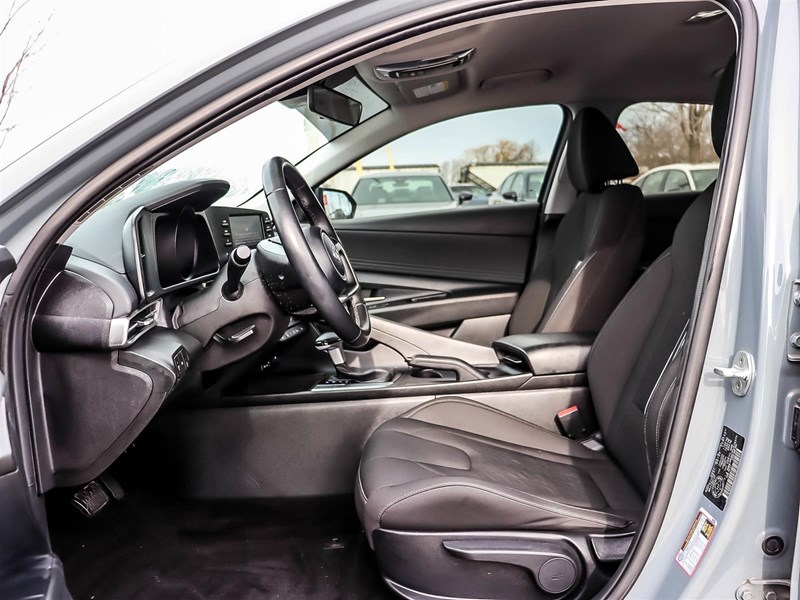 2023 Hyundai Elantra Preferred IVT
