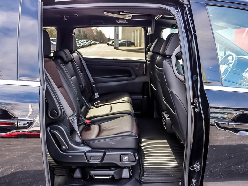 2025 Honda Odyssey Black Edition Auto