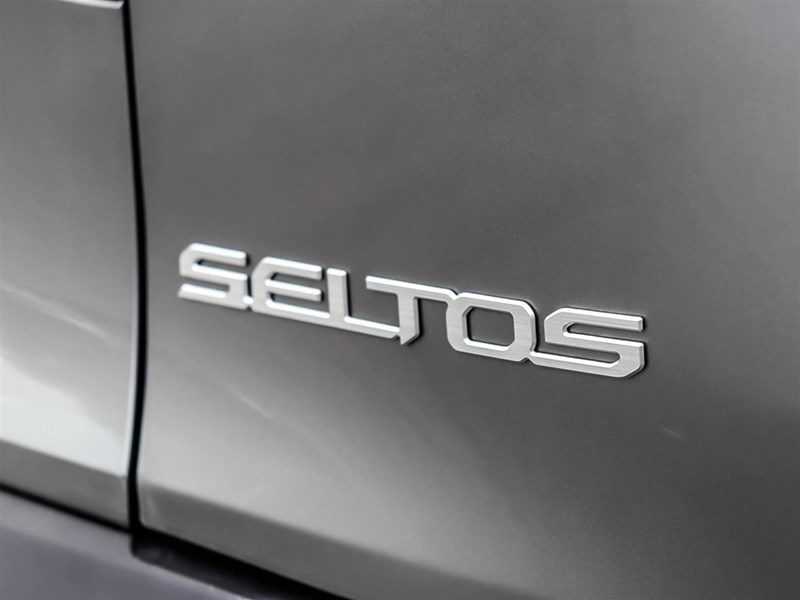 2025 Kia Seltos EX AWD