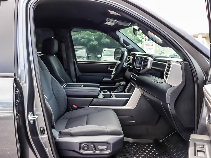 2026 Toyota Tundra 4x4 Crewmax SR