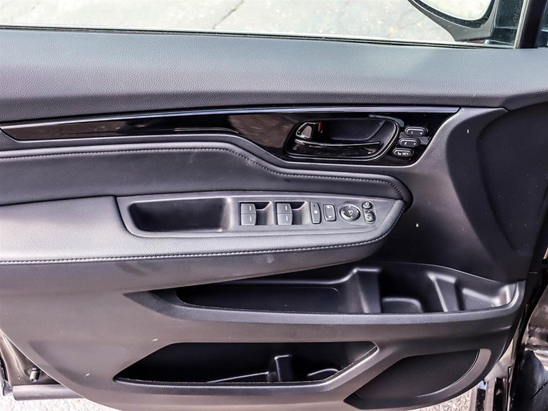 2025 Honda Odyssey Black Edition Auto