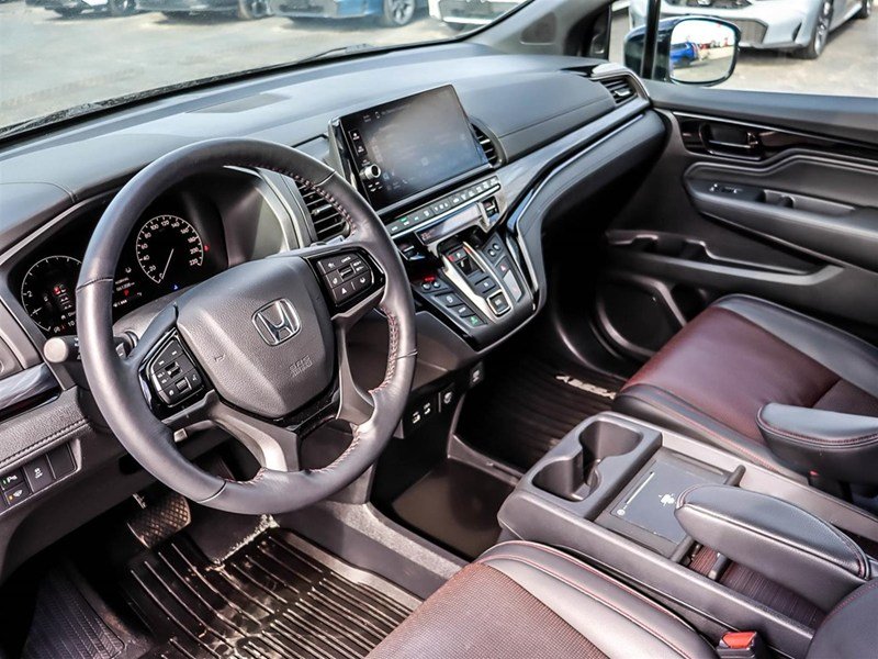 2025 Honda Odyssey Black Edition Auto
