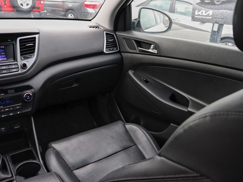 2017 Hyundai Tucson CLEAN CARFAX | ONE OWNER | LEATHER + PANO ROOF