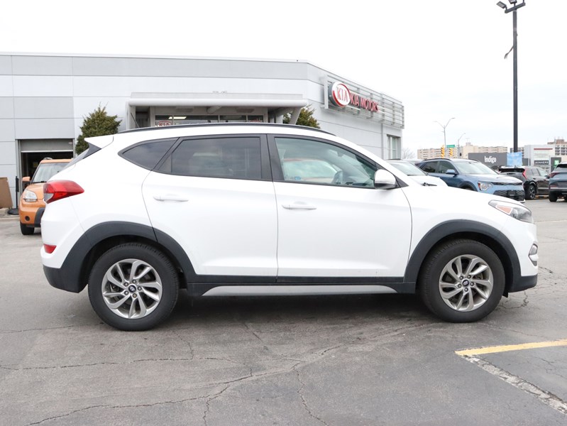 2017 Hyundai Tucson CLEAN CARFAX | ONE OWNER | LEATHER + PANO ROOF