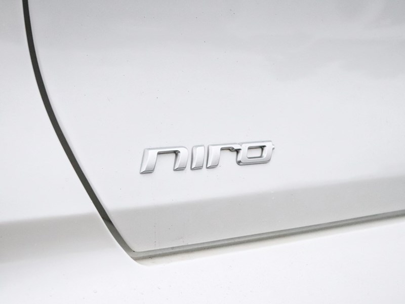 2018 Kia Niro EX Hybrid | Heated Seats | Carplay | Android Auto