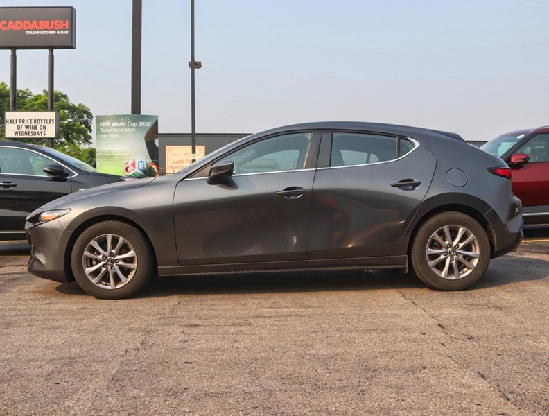 2019 Mazda Mazda3 Sport GS AUTO/15 SERVICES/ONE OWNER/NO ACCIDENT/LOW KM
