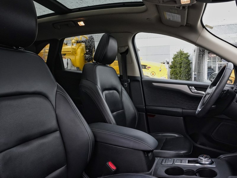 2020 Ford Escape SEL AWD//ROOF/LEATHER
