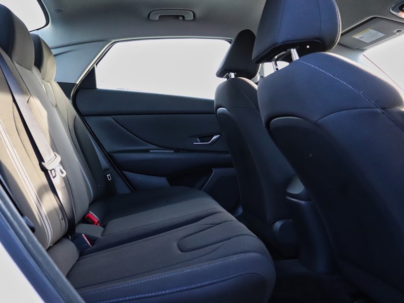 2022 Hyundai Elantra Preferred IVT