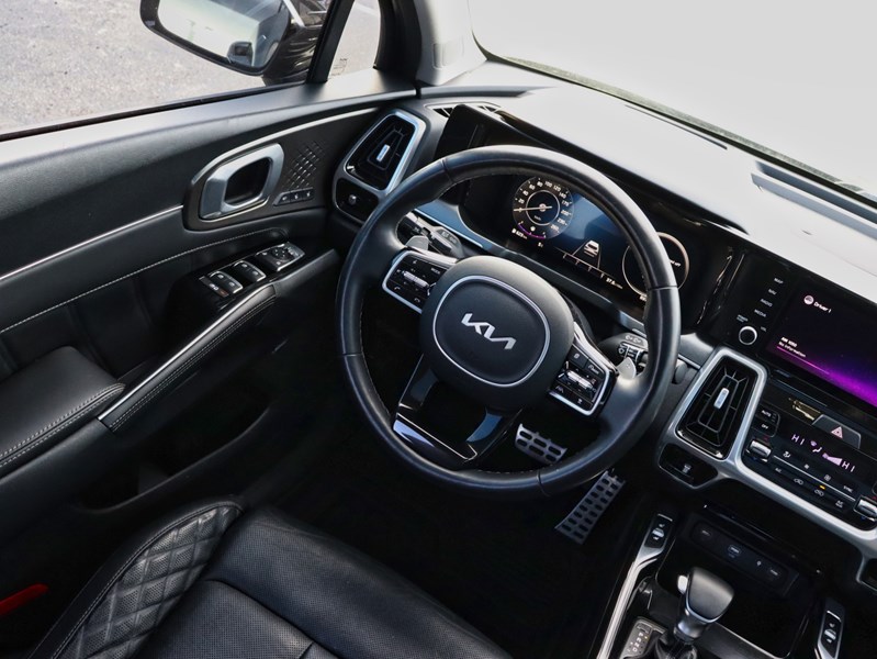 2022 Kia Sorento SX AWD w/Black Leather