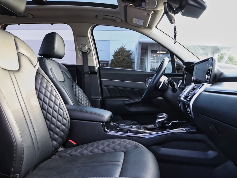 2022 Kia Sorento SX AWD w/Black Leather