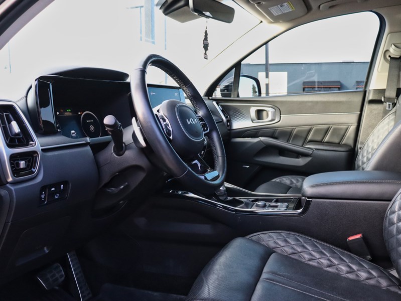 2022 Kia Sorento SX AWD w/Black Leather