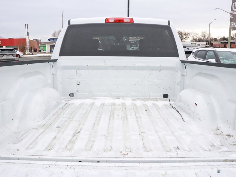 2022 RAM 1500 Classic SLT | Carplay | Heated Seats | Back Up Cam