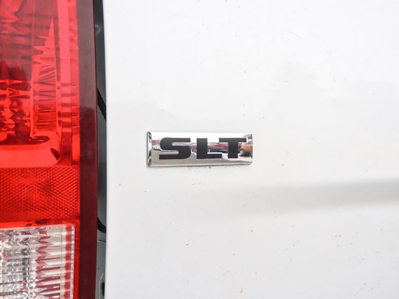 2022 RAM 1500 Classic SLT | Carplay | Heated Seats | Back Up Cam