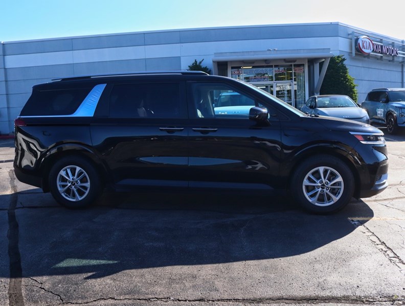 2023 Kia Carnival LX+ FWD