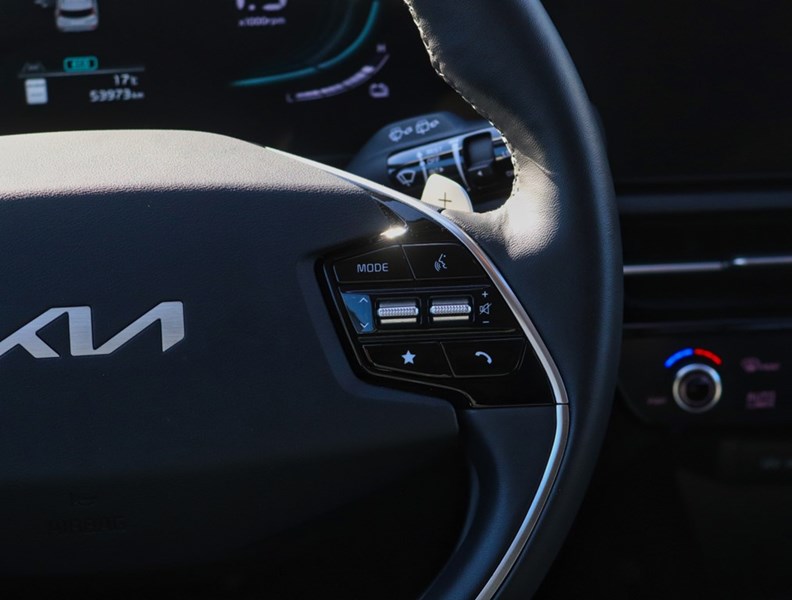 2024 Kia Niro PHEV 1000KM/TANK/BEST IN CLASS CARGO/OFF-LEASE