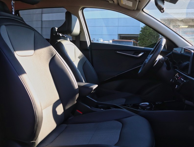 2024 Kia Niro PHEV 1000KM/TANK/BEST IN CLASS CARGO/OFF-LEASE