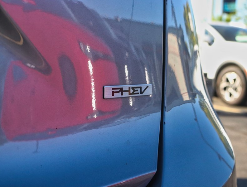 2024 Kia Niro PHEV 1000KM/TANK/BEST IN CLASS CARGO/OFF-LEASE