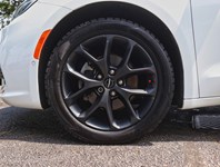 2022 Chrysler Pacifica Limited FWD