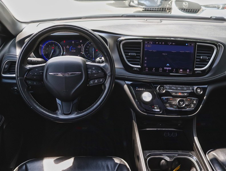 2022 Chrysler Pacifica Limited FWD