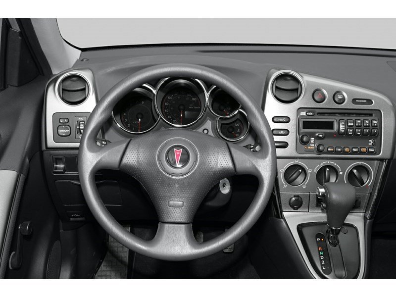2005 Pontiac Vibe 4dr Wgn FWD Interior Shot 3