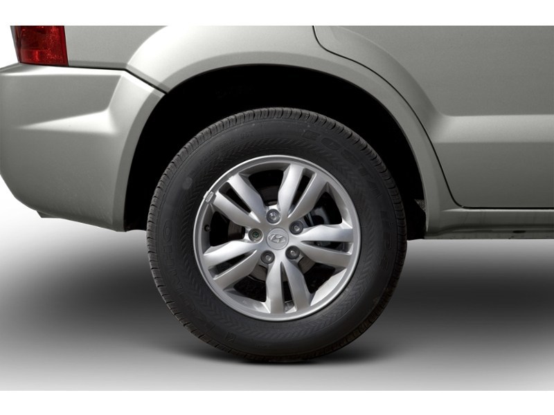 2009 Hyundai Tucson FWD 4dr I4 Man L Exterior Shot 5