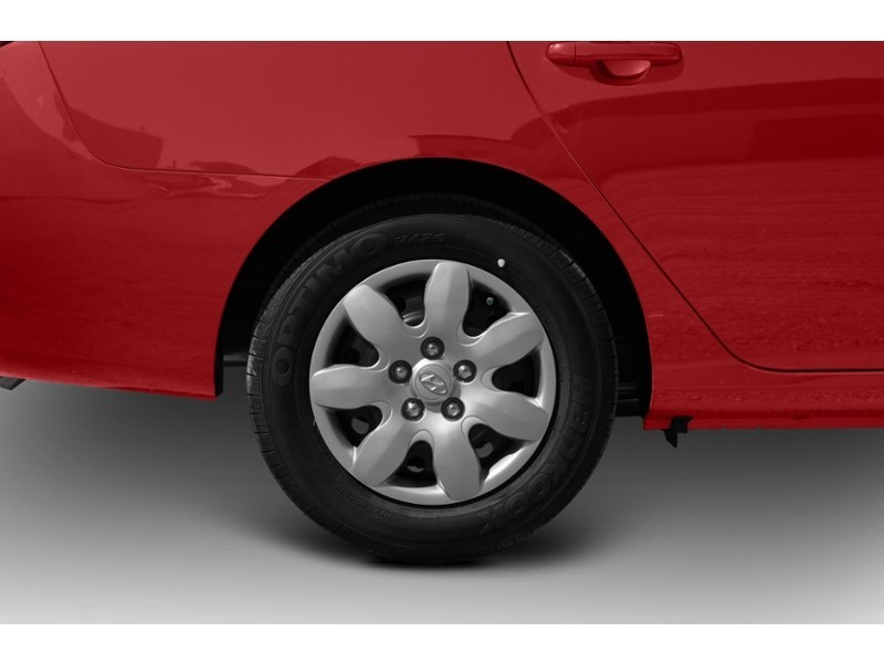 2010 Hyundai Elantra 4dr Sdn Auto L Exterior Shot 5