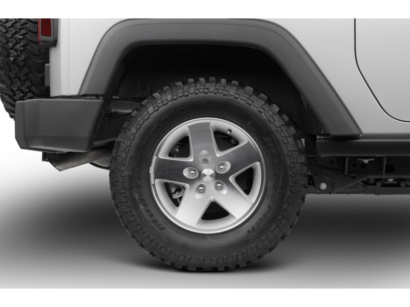 2010 Jeep Wrangler 4WD 2dr Sahara Exterior Shot 5