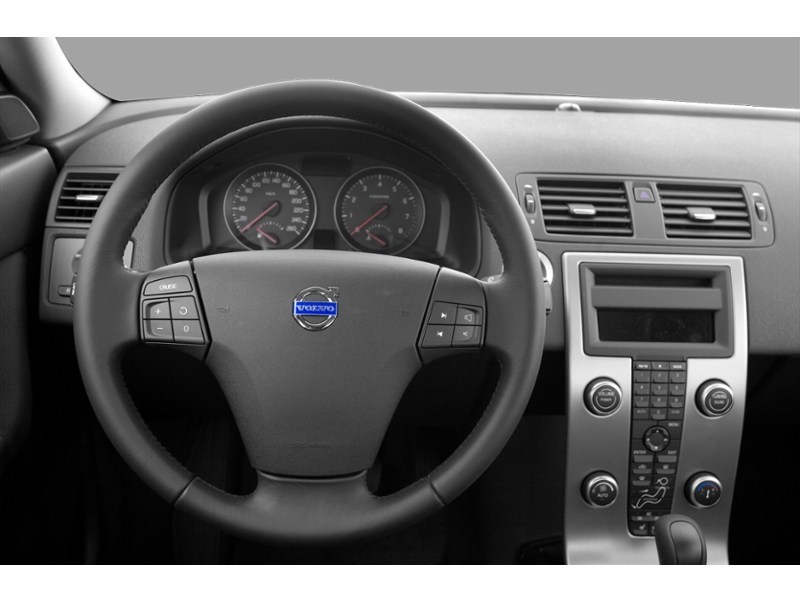 2010 Volvo S40 4dr Sdn 2.4L Man FWD Interior Shot 3