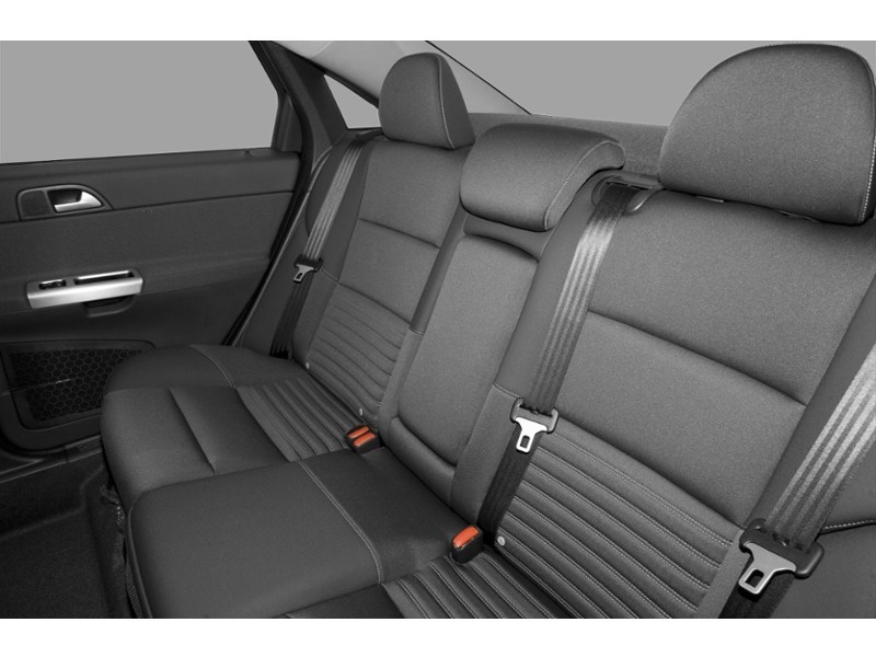 2010 Volvo S40 4dr Sdn 2.4L Man FWD Interior Shot 6