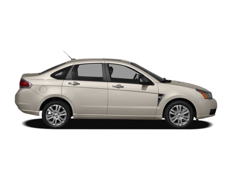 2011 Ford Focus 4dr Sdn SE Exterior Shot 16