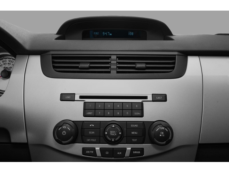 2011 Ford Focus 4dr Sdn SE Interior Shot 2