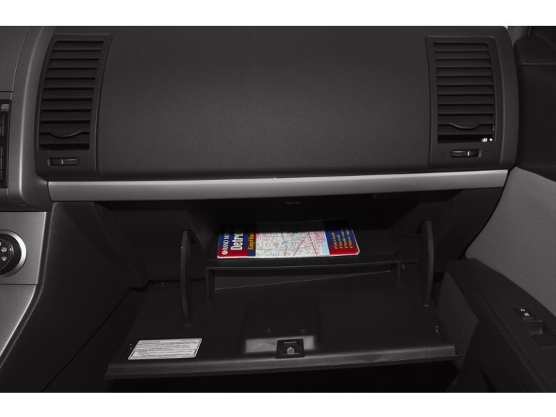 2012 Nissan Sentra 4dr Sdn I4 CVT 2.0 Interior Shot 4