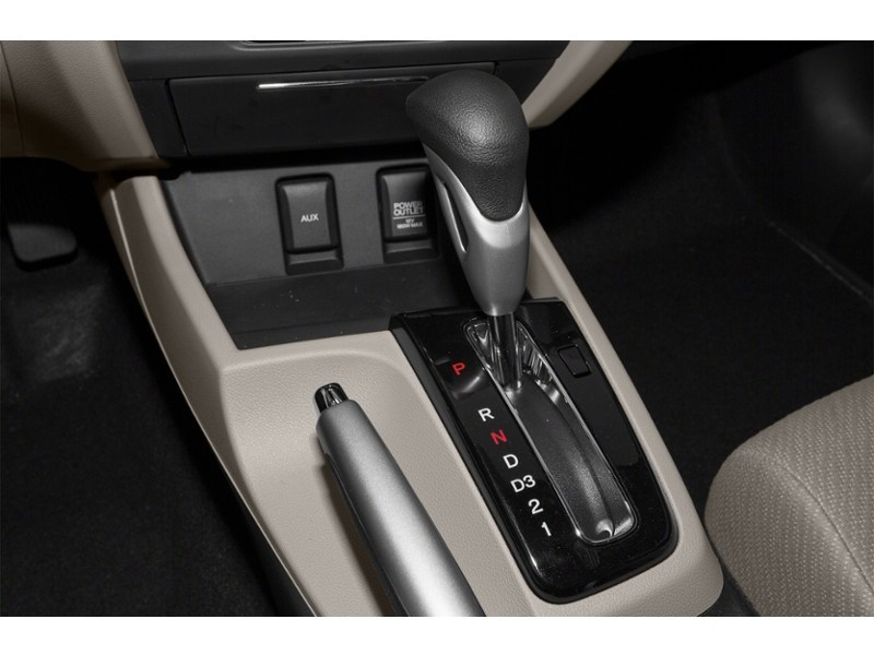 2013 Honda Civic Sdn 4dr Auto EX Exterior Shot 9