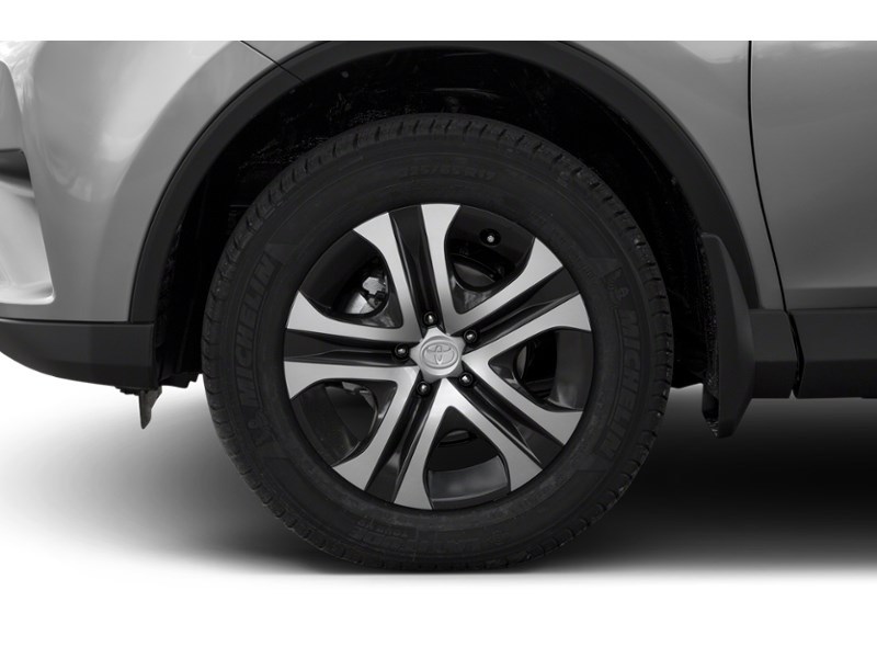 2018 Toyota RAV4 AWD LE Exterior Shot 5