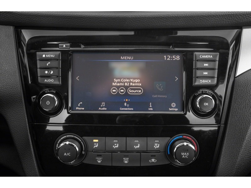 2023 Nissan Qashqai AWD SV CVT Interior Shot 3