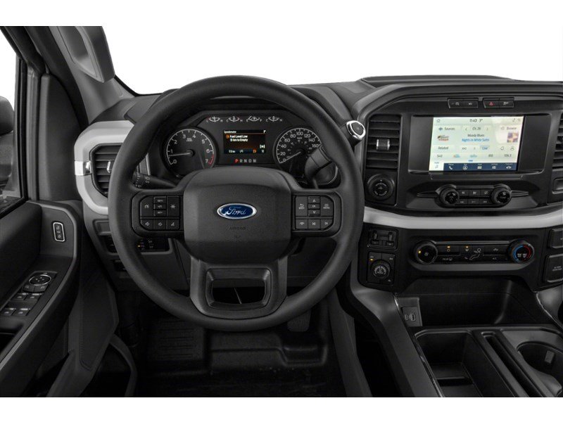 2022 Ford F-150 XLT 2WD SuperCrew 5.5' Box Interior Shot 3