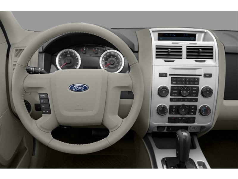 2012 Ford Escape FWD 4dr XLT Interior Shot 3