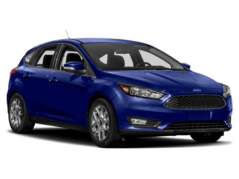 2016 Ford Focus 5dr HB SE Exterior Shot 9