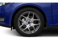 2016 Ford Focus 5dr HB SE Exterior Shot 5