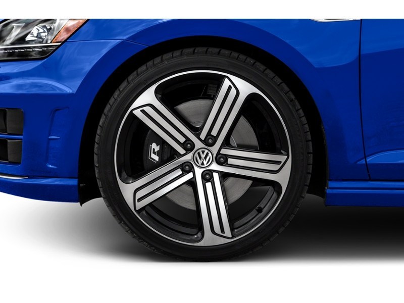 2017 Volkswagen Golf R 5dr HB DSG Exterior Shot 5