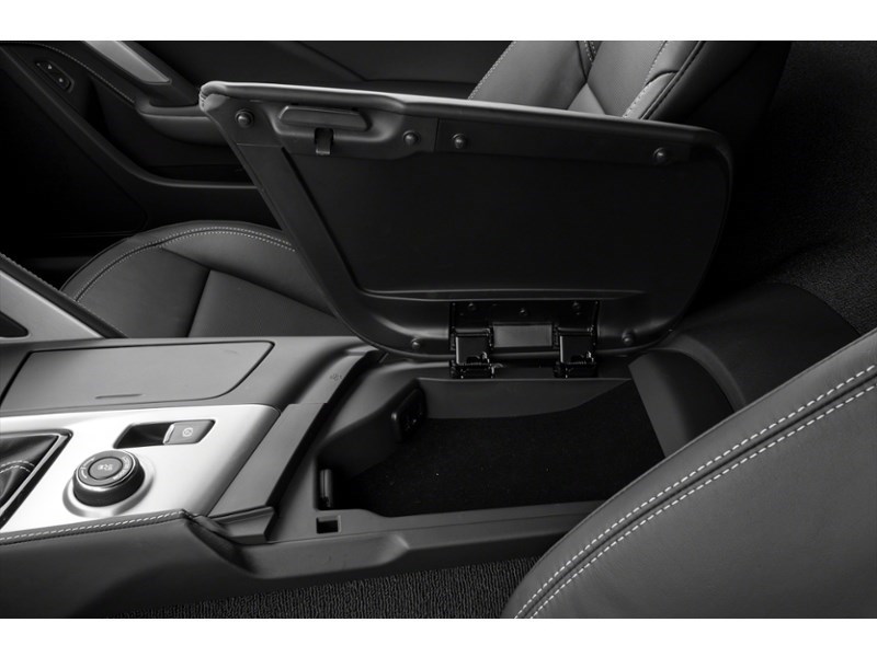 2015 Chevrolet Corvette 2dr Stingray Z51 Cpe w/3LT Interior Shot 6