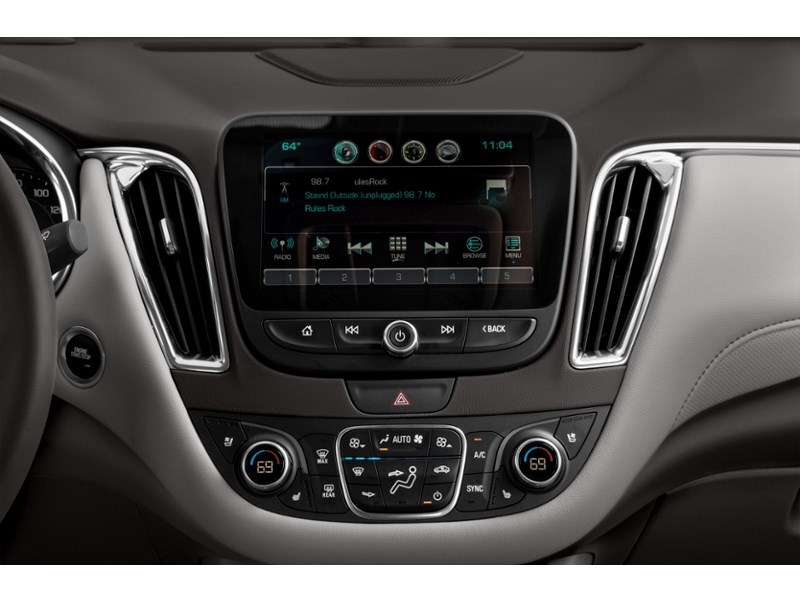 2018 Chevrolet Malibu 4dr Sdn Premier w/2LZ Interior Shot 2