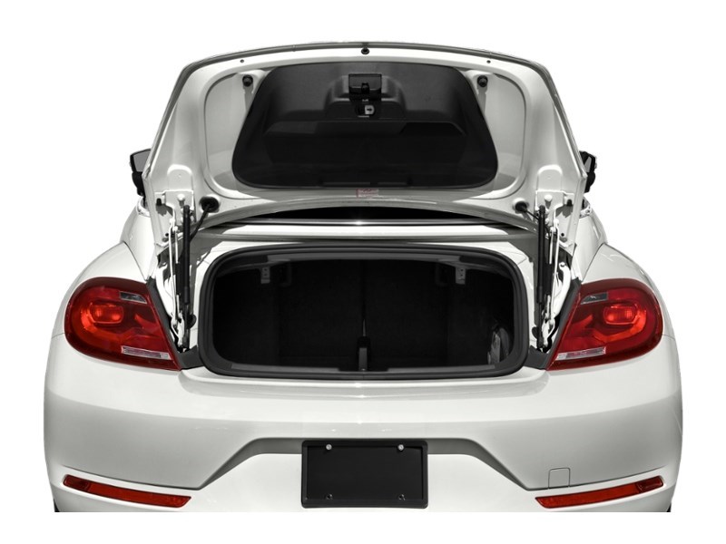 2018 Volkswagen Beetle Trendline Auto Exterior Shot 4
