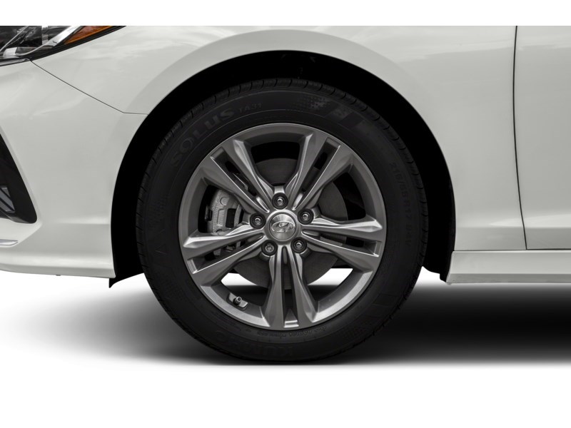 2019 Hyundai Sonata 2.4L Essential Exterior Shot 5