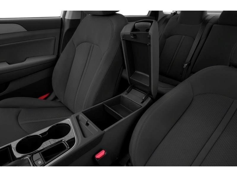 2019 Hyundai Sonata 2.4L Essential Interior Shot 7