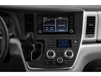 2020 Toyota Sienna LE 8-Passenger FWD Interior Shot 2